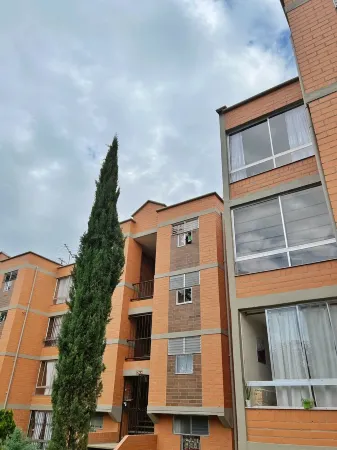 Cozy apartment just 20 minutes from the AIRPORT!