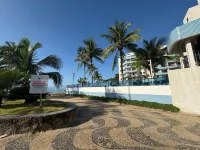 Beachfront Apartment in Martim de Sá Beach, Caraguatatuba, for up to 8 people.