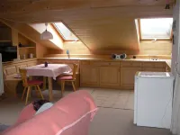 Well-kept attic apartment with mountain views, free WiFi, TV, Chiemgau map, ...