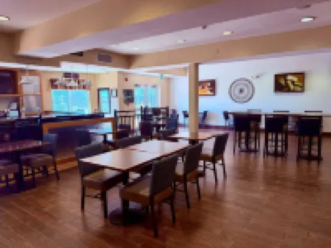 瓦拉瓦拉舒適套房酒店