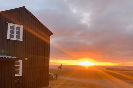 Panoramic Views- Nature- Northern lights cottage- NO 1- in Iceland. Отели в г. Snaefellsbaer