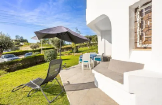 Recently Renovated Ground Floor Apartment, 2 new Bathrooms with walk in showers