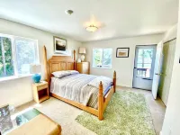 Hummingbird Vista! Scenic River and Ocean Views & Hot Tub - 4WD RQD