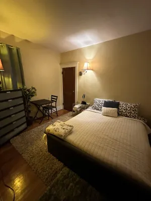 Cozy 2 bedroom home in North Corktown with a yoga zen space