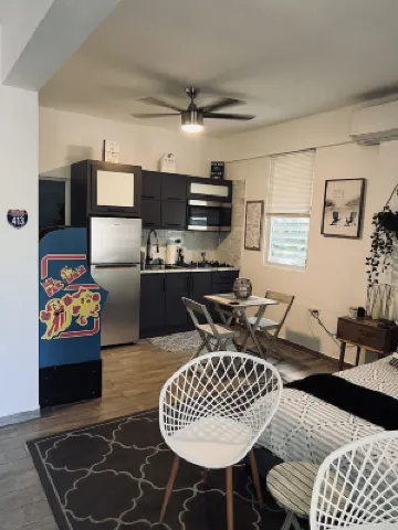 Hidden gem, 4 min drive to Corcega Beach, private house