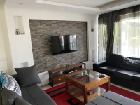 Apartment in Mermoz, recently renovated. Daily cleaning included.