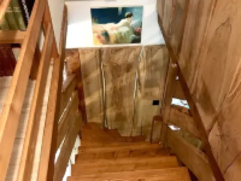 Close to the water, sauna, fireplace, fenced property, for dogs and families 波利採縣酒店