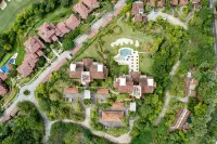 Luxury 4-bedroom Penthouse on 5-star Resort