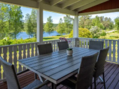 Idyllic sunny lakeside location with only 20 m to the private jetty and boat. Hotels in Sunne