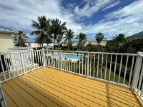 Located in the heart of Grace Bay and minutes away from the Grace Bay Beach.