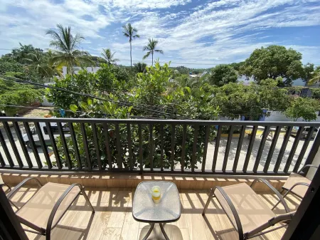 Sirena Suites Apartamento encantador de 2 dormitorios a una cuadra de la playa!! Отели в г. Саюлита