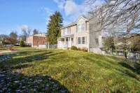 Luxury 4 bed King Suite! Mins to Towson! Hotels in Towson