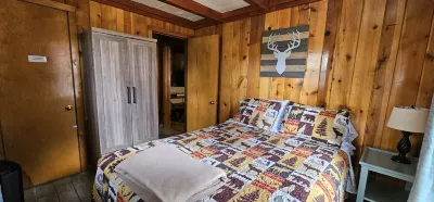 Grizzly’s Getaway in the Mountains! 45 minutes to white sands.,  Dogs Welcome