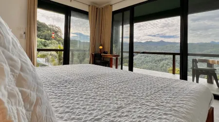 Jellyfish Cottage , Peaceful Retreat with Pool, Ocean & Mountain Views