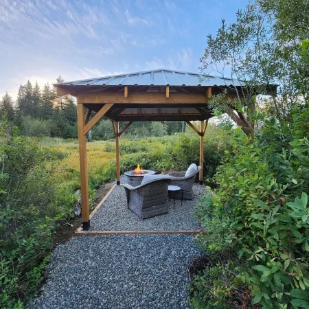 Private Hideaway, Wetland Views! Heather Cottage