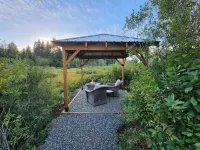 Private Hideaway, Wetland Views! Heather Cottage