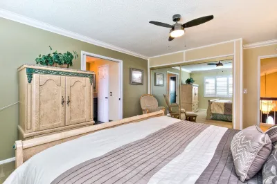 Resort w/ Hot Tub, Pool and Fire Pit