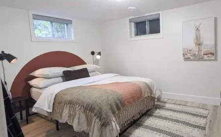 Perfect for large groups, lots of parking, 5BRs, Game Room, Fast Wifi