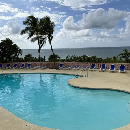 Idyllic, Romantic Caribbean Ocean Front View Coakley Bay Condo. Quiet East End