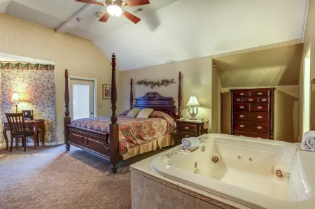 Afton House Inn Отели рядом с достопримечательностью «Hastings RiverWalk»