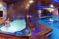 Mała Anglia Deluxe Rooms & Spa - Hot Tub