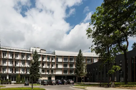 Sanatorium Uzdrowiskowe Augustów Отели рядом с достопримечательностью «Augustow Canal»