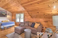 Updated Mtn View Studio w/ Loft - Near River! - Homestays