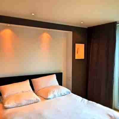 The Apartment Downtown Rooms