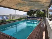 The Lake House - Pools