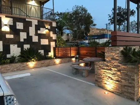 Berkshire Motor Hotel Отели рядом с достопримечательностью «Департмент оф Электрикал энд Компьютер Инжиниринг»