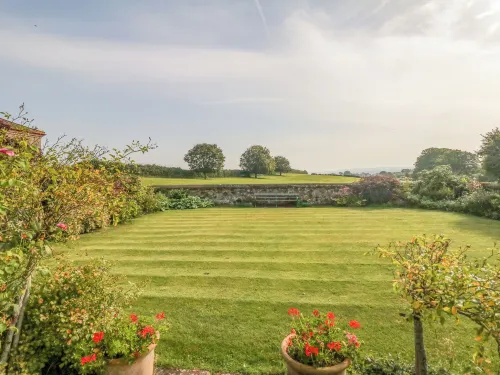 Crablake Farmhouse Hotels in Kenn