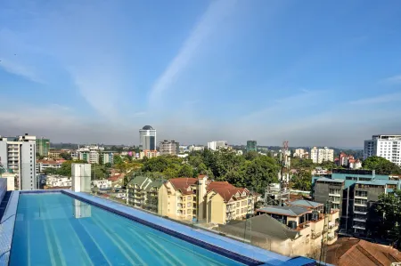Novotel Nairobi Westlands Отели рядом с достопримечательностью «Университет Найроби»