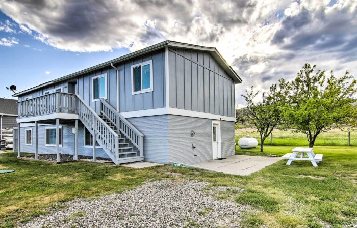 Montana's Emigrant Peaks Getaway: Apt w/ Amenities