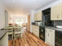 Walnut Shade Hotels in Bressingham