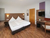 Hotel Berghof Wasserkuppe & Gästehaus Fuldaquelle Hotels in Gersfeld