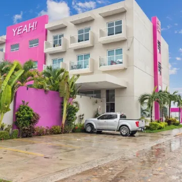 Hotel Yeah Rincón de Guayabitos