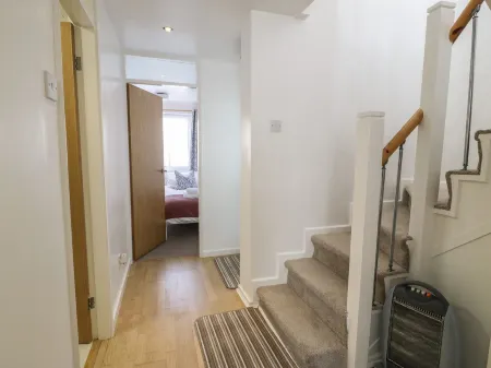 25 South Snowdon Wharf