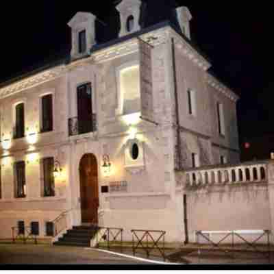 Demeure Saint Louis Hotel Exterior