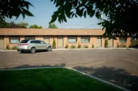 Oregon Trail Inn Hotels in Buhl