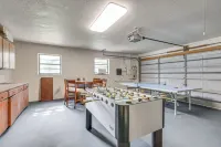 遊戲室！距冒險島7英里的團體度假屋 - Wi-Fi
