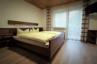 벨라스 뮐바흐탈 - 2성급
