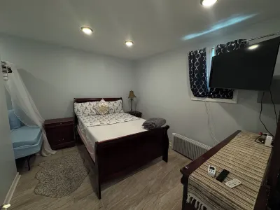 Nice Two Bedroom Apt at 25 Minutes to New York Excellent Bus Transportation