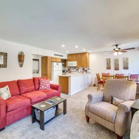 5 Mi to Mammoth Mtn Ski Area: Condo w/ Views!