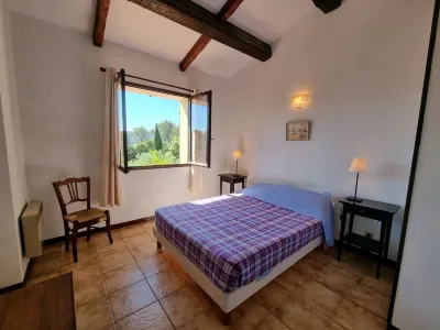 Villa with pool in the heart of olive groves Eglise de la Nativité de Notre-Dame 주변 호텔