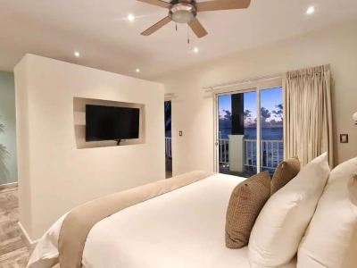 Bartolome Oceanfront Suites