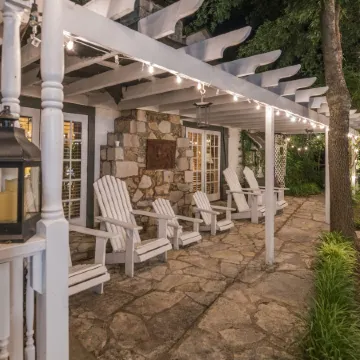 Country Woods Inn