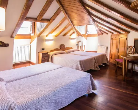 Hotel Aragüells Hotéis em Benasque