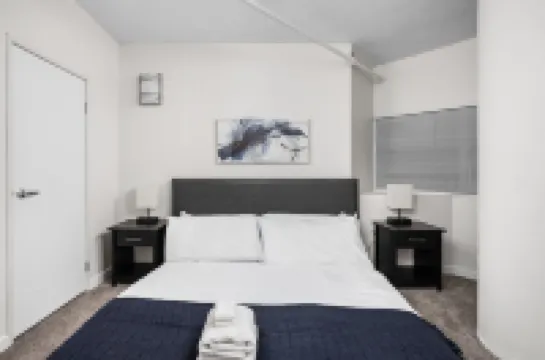 2Br 2BA in the Block Apartment by CozySuites Hotels in 