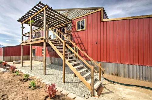 Lovely Livingston Loft w/ Mountain & River Views! - 3-Star