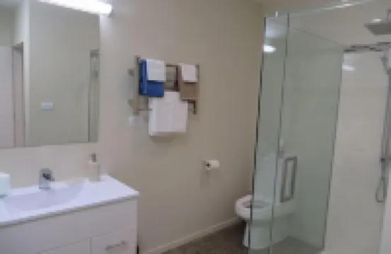 Modern Oakura Accomodation right in the village Hotels in 